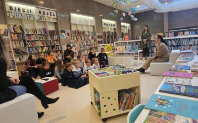 Prvaši i drugaši posjetili Gradsku knjižnicu Labin u Mjesecu hrvatske knjige