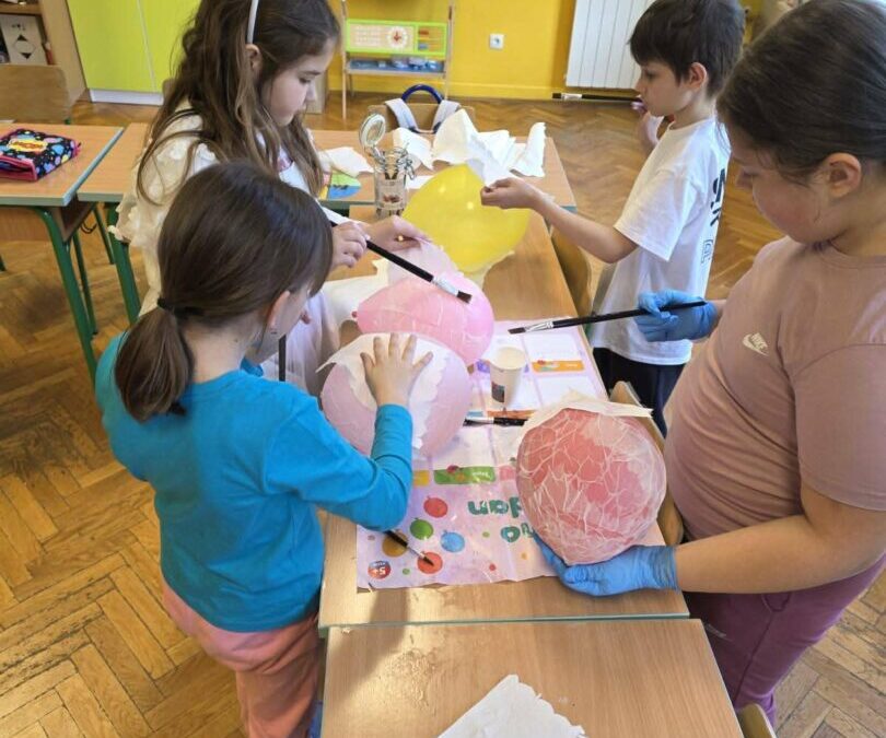 Uskrsna potraga za dino jajima u Produženom boravku