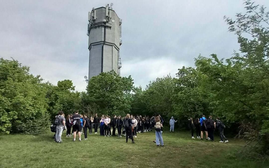 Učenici viših razreda pješačili do Plomin Luke