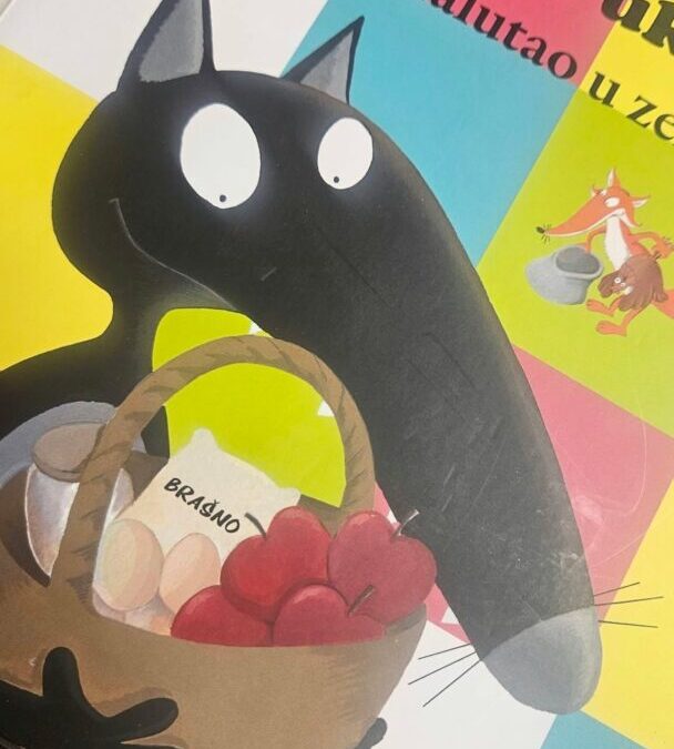 Prvašići koji su zalutali u svijet bajki u školsku knjižnicu